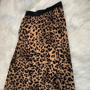 Leopard Print Pleated Midi Skirt